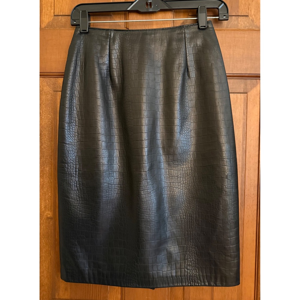 Danier Couture Leather Pencil Skirt Womens Size 0 Black Lined Snakeskin Pattern